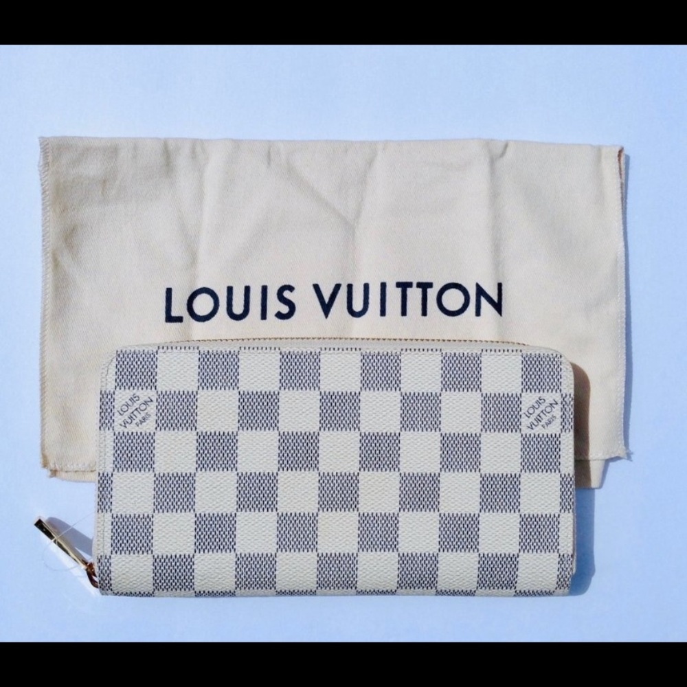 Louis Vuitton Zippy Wallet